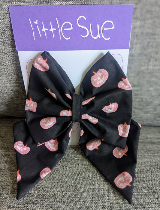 Spook-tacular Bow-large